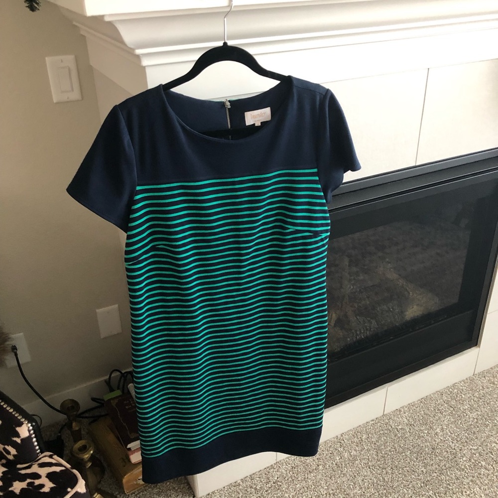 - Dress by Laundry by Shelli Segal. NWT - Picture 3 of 10